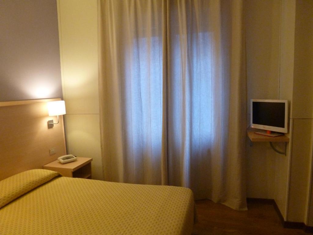 Hotel Da Cesare Stresa Room photo